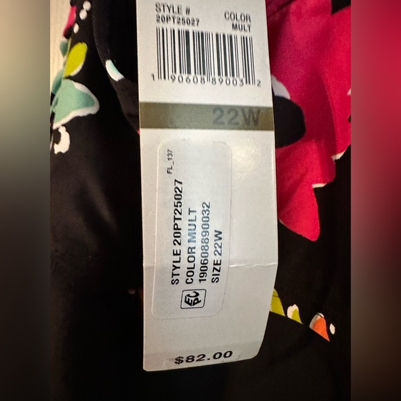 NWT Anne Nicole Black with Floral Prints is n tankini top Woman Size 22W - Picture 8 of 10